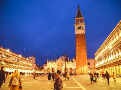 Innamorati di Venezia con le fotografie di Giada Pasquali. P.za S.Marco