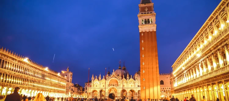 Innamorati di Venezia con le fotografie di Giada Pasquali. P.za S.Marco